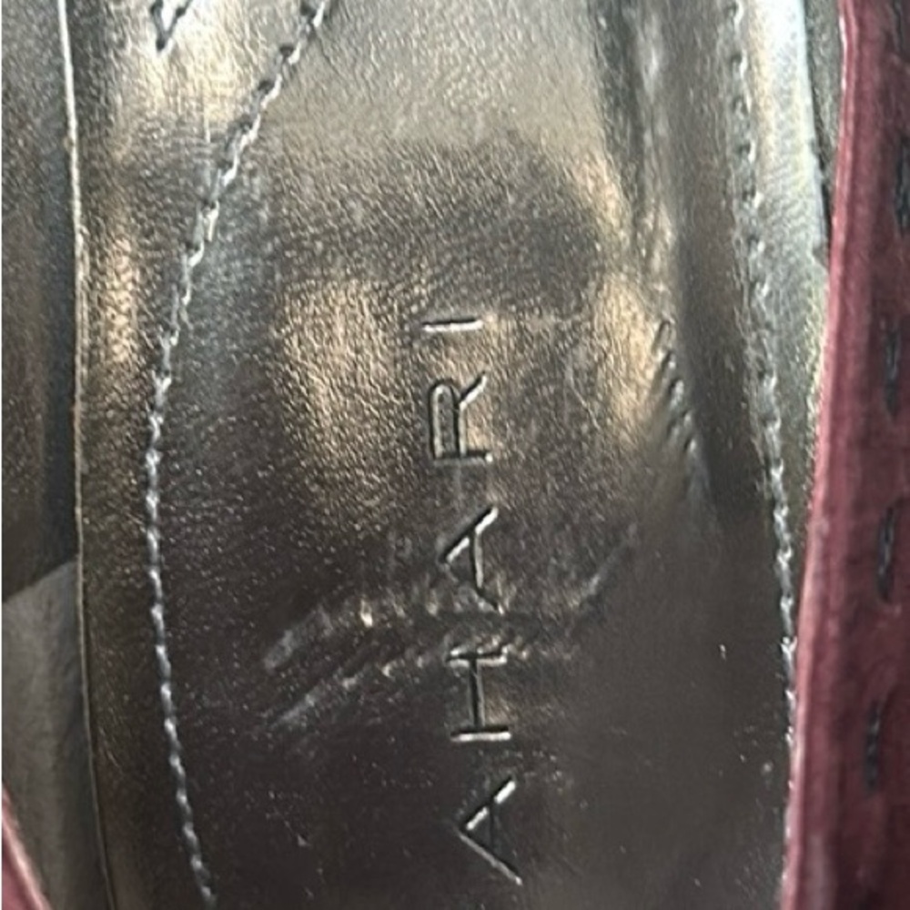 Tahari Majorie Kitten Heel Pump - Picture 9 of 12